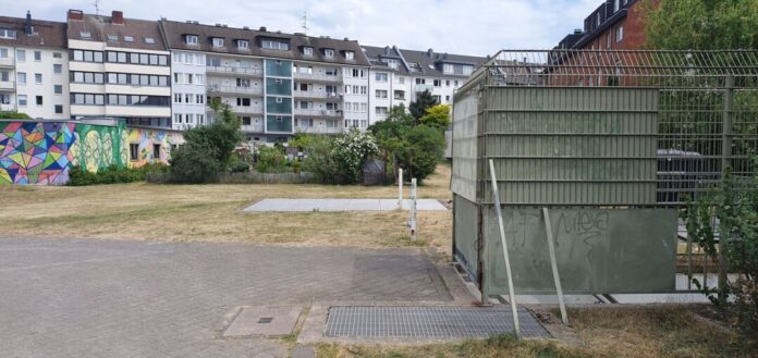 Besichtigung eines Tatorts: Hier soll ein Polizist einem unbewaffneten Flüchtenden in den Rücken geschossen haben. (Archivbild)