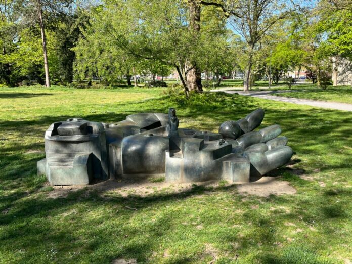 Mehr als 100.000 Euro ist die Skulptur «Ägypten» wert - Diebe haben sie aus dem Park am Lehmbruck-Museum gestohlen. 