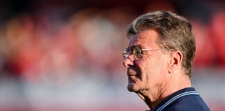 Dieter Hecking bleibt auch im Falle eines Abstiegs beim VfL Bochum.