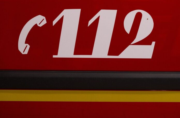 Wegen des Vorfalls rückten zahlreiche Einsatzfahrzeuge aus. (Symbolbild)