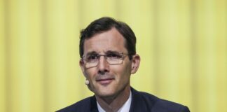 Post-Chef Tobias Meyer quittiert Vorwürfe eines Briefkonkurrenten mit Kopfschütteln.