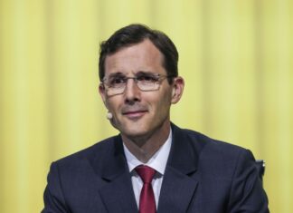 Post-Chef Tobias Meyer quittiert Vorwürfe eines Briefkonkurrenten mit Kopfschütteln.