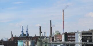 Bayer will seinen Standort im Frankfurter Industriepark Höchst aufgeben (Archivbild)