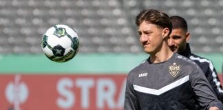 Mittelfeldstratege Angelo Stiller war nach seiner Bänderverletzung beim Abschlusstraining des VfB Stuttgart im Berliner Olympiastadion dabei.