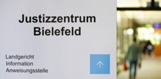 Im Prozess um den gewaltsamen Tod einer 46-Jährigen hat der Ehemann eine Erklärung vorlesen lassen. (Archivbild)