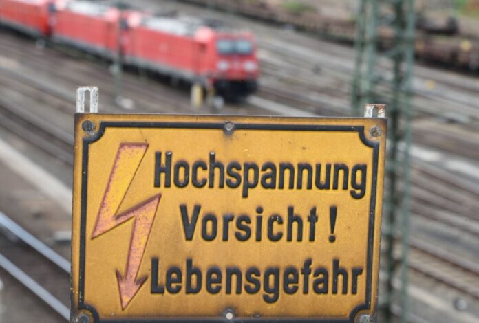 Die Bundespolizei rät wegen Lebensgefahr von Nachahmungen ab. (Symbolbild)