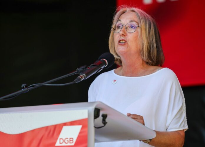 Anja Weber, DGB-Chefin, mahnt ein Tariftreuegesetz an.