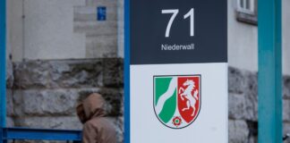 Nach dem gewaltsamen Tod eines 20-Jährigen nach einer Abifeier steht nun das Urteil gegen einen Angeklagten an. (Symbolbild).