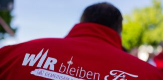 Im Streit um einen Stellenabbau haben sich Ford-Management und Arbeitnehmervertreter auf Eckpunkte für weitere Verhandlungen geeinigt. (Archivbild)
