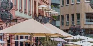 Biergärten und Caféterrassen - Mehr Raum für die Außengastro (Archivbild)