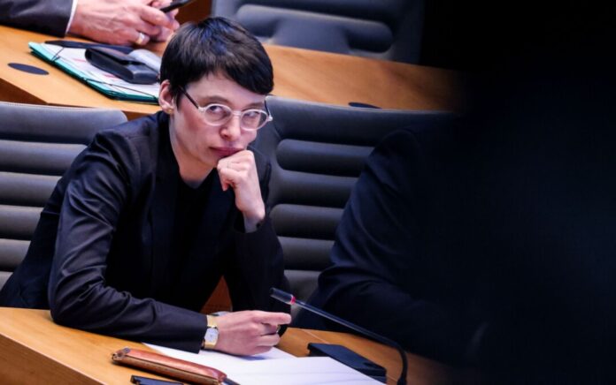 Josefine Paul (Grüne) hat sich im Landtag erneut zu unterschiedlichen Namen zum Tatverdächtigen von Bielefeld geäußert. (Archivbild)