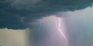 Das sommerliche Wetter hat in NRW vorerst ein Ende. Gewitter und Starkregen sorgen in NRW für deutliche Abkühlung.
