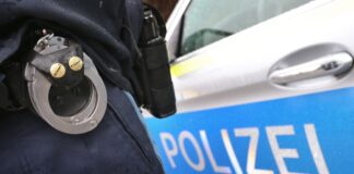 Das Messer konnte nach Angaben der Ermittler von einem Diensthund gefunden werden. (Symbobild)