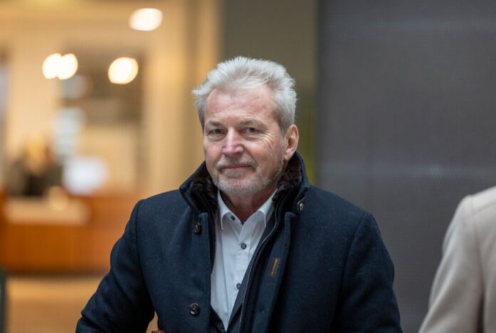 Prozess gegen den Kinder- und Jugendpsychiater Winterhoff Das Gericht hat mehrere Befangenheitsanträge der Nebenkläger zurückgewiesen.
