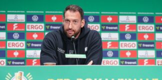 Enttäuscht aber auch stolz: Bielefelds Coach Mitch Kniat.