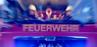 Der 54-Jährige verletzte sich am Unterschenkel. (Symbolbild)