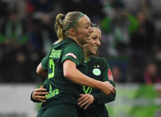 Pauline Bremer (l) spielt kommende Saison beim 1. FC Köln. 