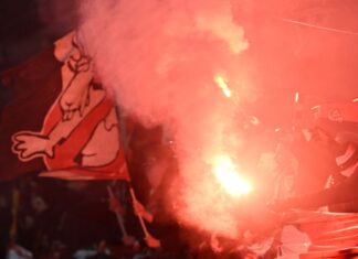 Für von Fans gezündete Pyrotechnik unter anderem im DFB-Pokalspiel gegen den 1. FC Köln muss Bayer Leverkusen zahlen.