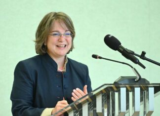 Cornelia Richter lehrt bislang an der Universität Bonn.