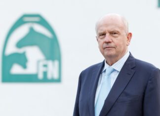 Martin Richenhagen bleibt Präsident des Reitverbandes FN.