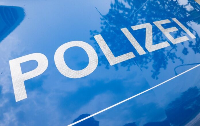 Ein Fußgänger wurde schwer verletzt. (Symbolbild)