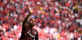  Jonathan Tah bei seinem Abschied aus Leverkusen.