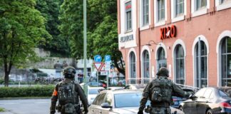 Eine Razzia gegen mutmaßliche Drogen- und Waffenhändler in vier Bundesländern hat auch ein Mehrfamilienhaus in Hagen in den Fokus genommen. 