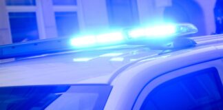 Ein 13-Jähriger soll andere Kinder auf einer Klassenfahrt in Friesland geschlagen haben. (Symbolbild)
