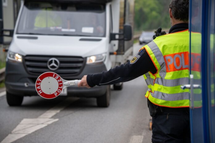 Die NRW-Polizei meldet verstärkte Grenzeinsätze.