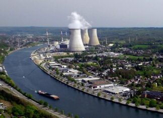 Das belgische Atomkraftwerk Tihange liegt etwa 60 Kilometer von Aachen entfernt. (Archivbild)