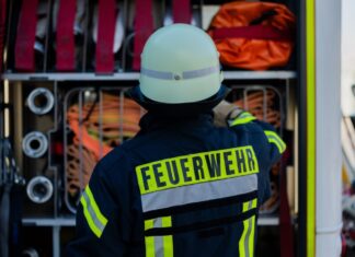 Es waren 30 Einsatzkräfte der Feuerwehr vor Ort. (Symbolbild)