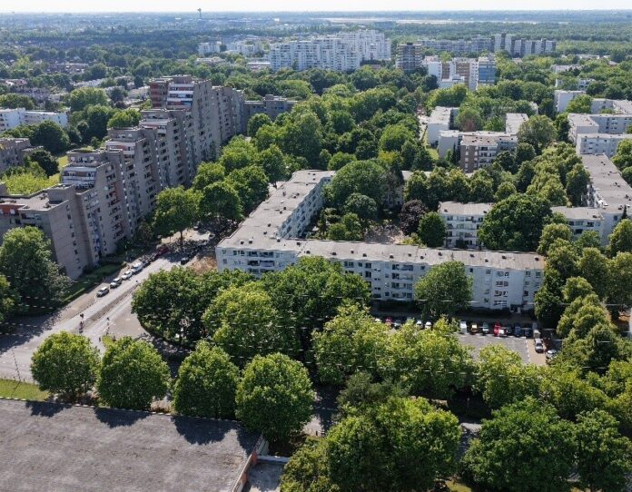 Blick auf Ratingen West , Luftbild: Nestocom
