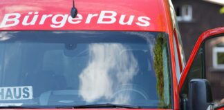 Der Bürgerbus Heek-Legden im westlichen Münsterland ist der älteste Bürgerbus in Nordrhein-Westfalen. (Archivbild)