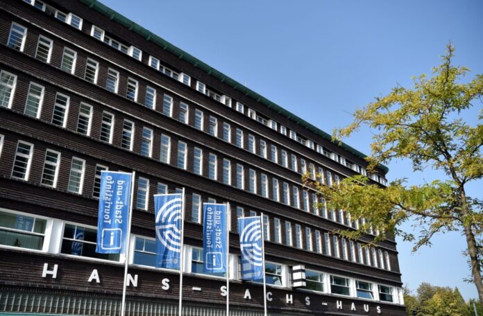 Rathaus Gelsenkirchen Bei der Stadt Gelsenkirchen soll eine Mitarbeiterin rund 300.000 Euro veruntreut haben. (Archivbild)