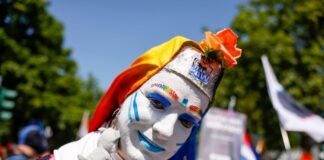 Mehr als 50 Gruppen hatten sich zum CSD in Düsseldorf angemeldet. 