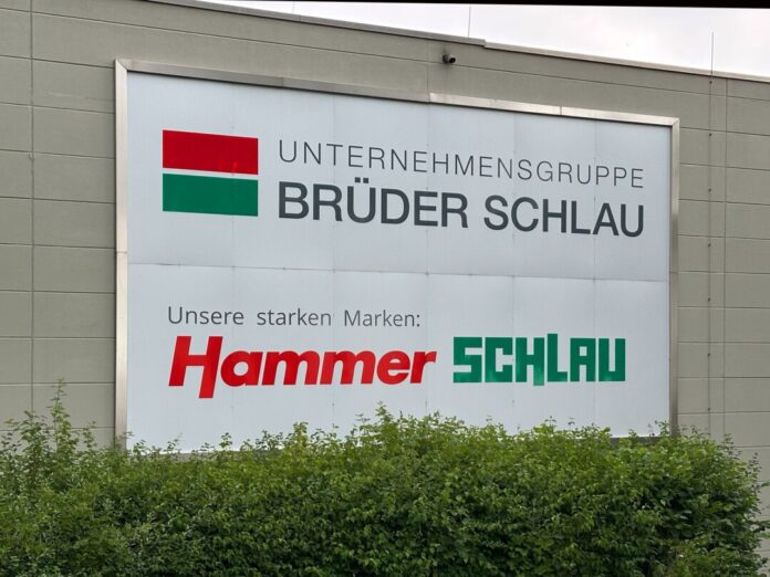 Unternehmensgruppe Brüder Schlau Die heutige Brüder Schlau Gruppe wurde 1921 in Minden gegründet.