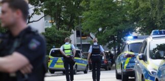 Bei einer Massenschlägerei mit bis zu 100 beteiligten Menschen in Heiligenhaus in Nordrhein-Westfalen sind sieben Menschen verletzt worden.