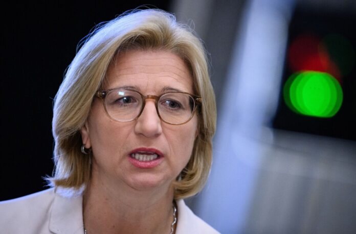 SPD-Vize Anke Rehlinger ist verärgert über die Kritik aus der Union an Finanzminister Klingbeil. 