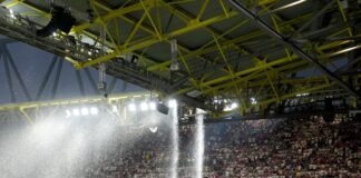 Der Kletterer hatte sich in der Dachkonstruktion des Stadions aufgehalten. Das Spiel war wegen eines Gewitters unterbrochen worden. (Archivfoto)