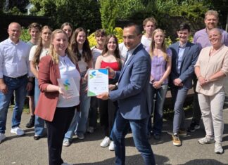 Stadtweit ist das NEG das erste Gymnasium mit der Auszeichnung - entsprechend groß ist die Freude. Foto: privat