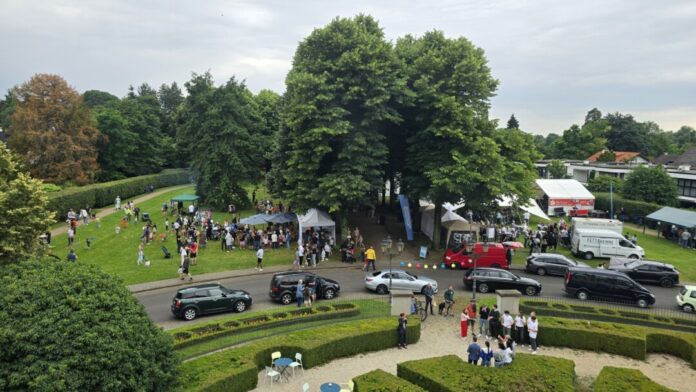 Blick aus dem Herrenhaus auf den Park , Bild: Alexander Heinz