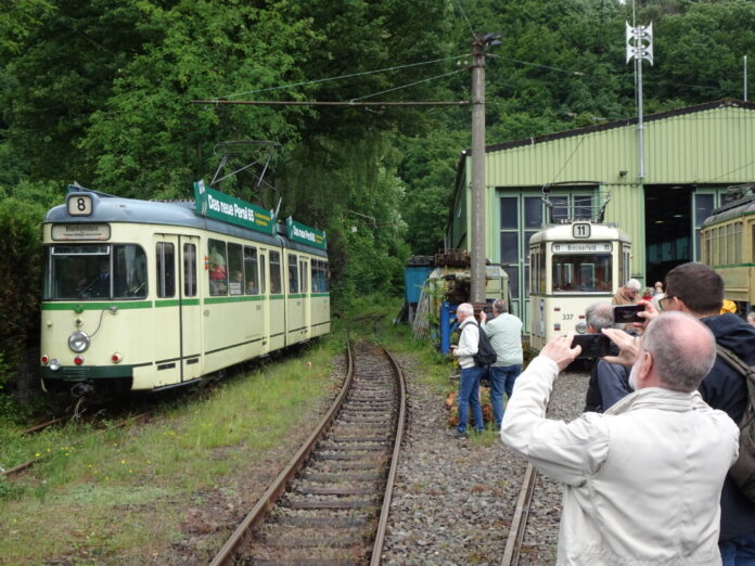 Die alten Bahnen sind immer ein begehrtes Fotomotiv. Foto: BMB 