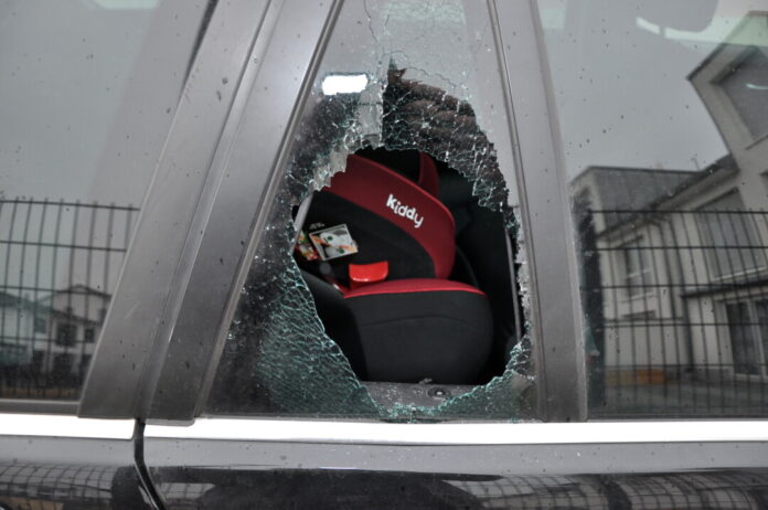 "Automarder" treiben in Ratingen ihr Unwesen. Foto: Polizei/Symbolbild