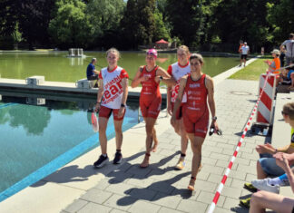 Sie sind aktiv für Ratingens Triathlon-Team: Lisa Rose, Joana Wolff, Kathrin Harnischmacher und Florentine Exner-Anaç. Foto: TTR 08