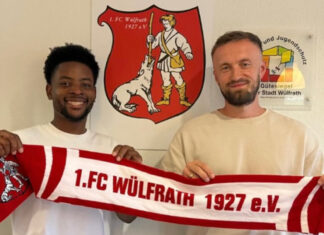 Stephensunny Udoree Chukwudi mit Thomas Cyrys, Co-Trainer und sportlicher Leiter beim FCW. Foto: FCW