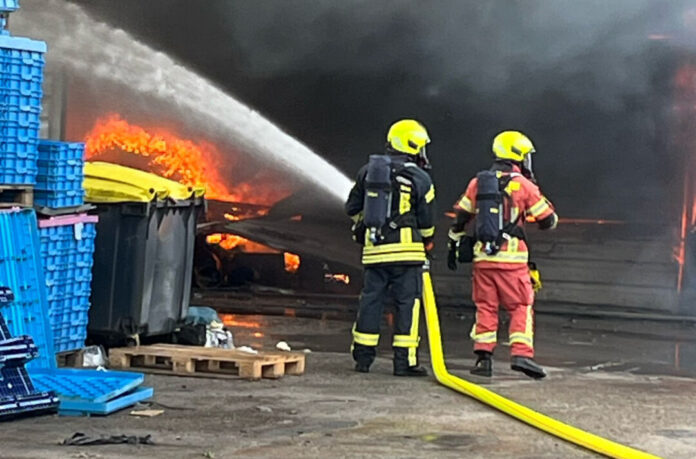 In den Morgenstunden rückte die Feuerwehr aus. Foto: Feuerwehr Velbert