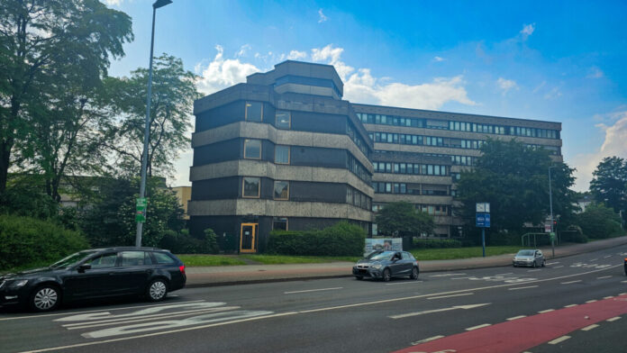 Finanzamt Anhand der Einkommensdaten hat das Landesamt für Statistik NRW die Anzahl der Einkommensmillionäre ermittelt. Foto: Volkmann