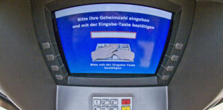 Ein Geldautomat ist zu sehen. Symbolfoto: Polizei