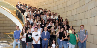 Viele Schüler waren zu Besuch im politischen Zentrum in Düsseldorf. Foto: Landtag NRW/Bernd Schälte
