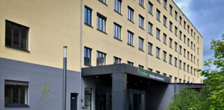 Der Neubau des Helios-Klinikums Niederberg steht direkt hinter dem Altbau. Foto: Mathias Kehren